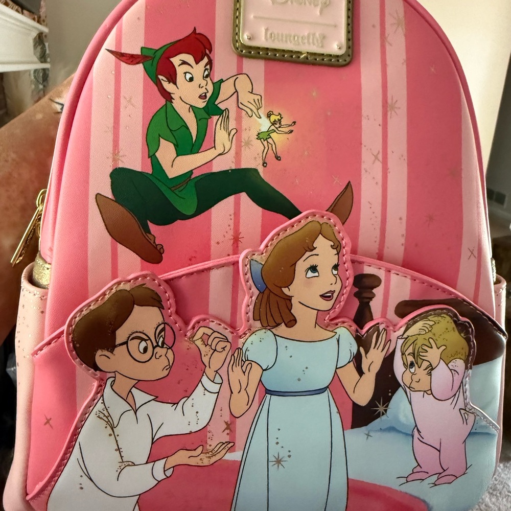 Brand  New classic Peterpan  Loungefly Bag